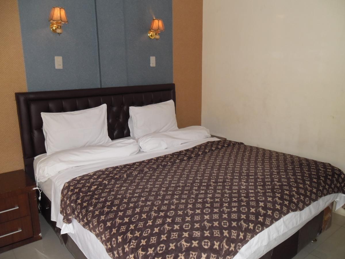 Permata Land Hotel & Resort Rantauprapat Habitación foto